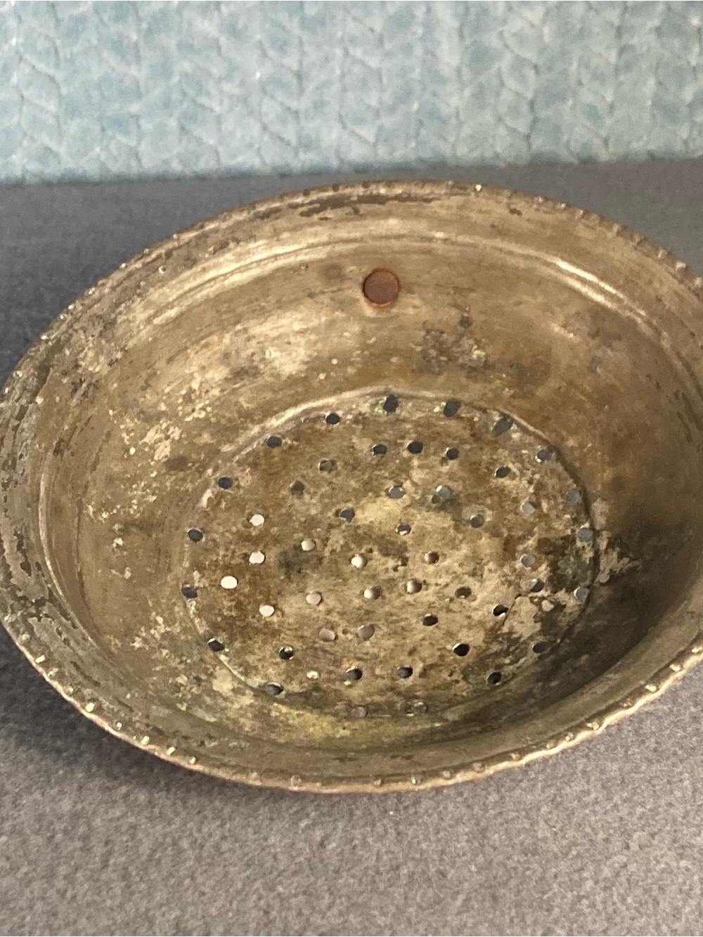 Antique-Style Brass Sink Strainer - Brass Finish